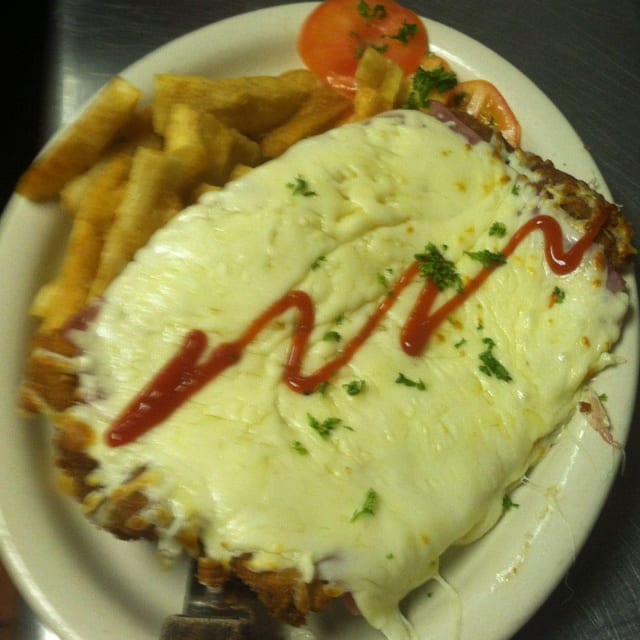 Milanesa Napolitana.